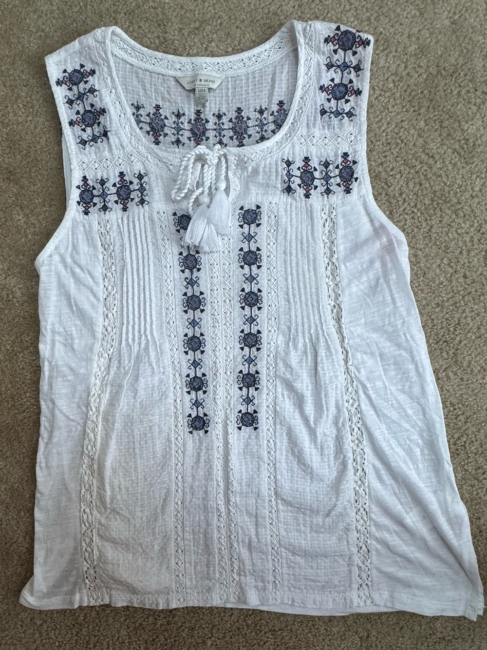Lucky Brand Sz M White Sleeveless Tank with Navy & Pink Embroidery